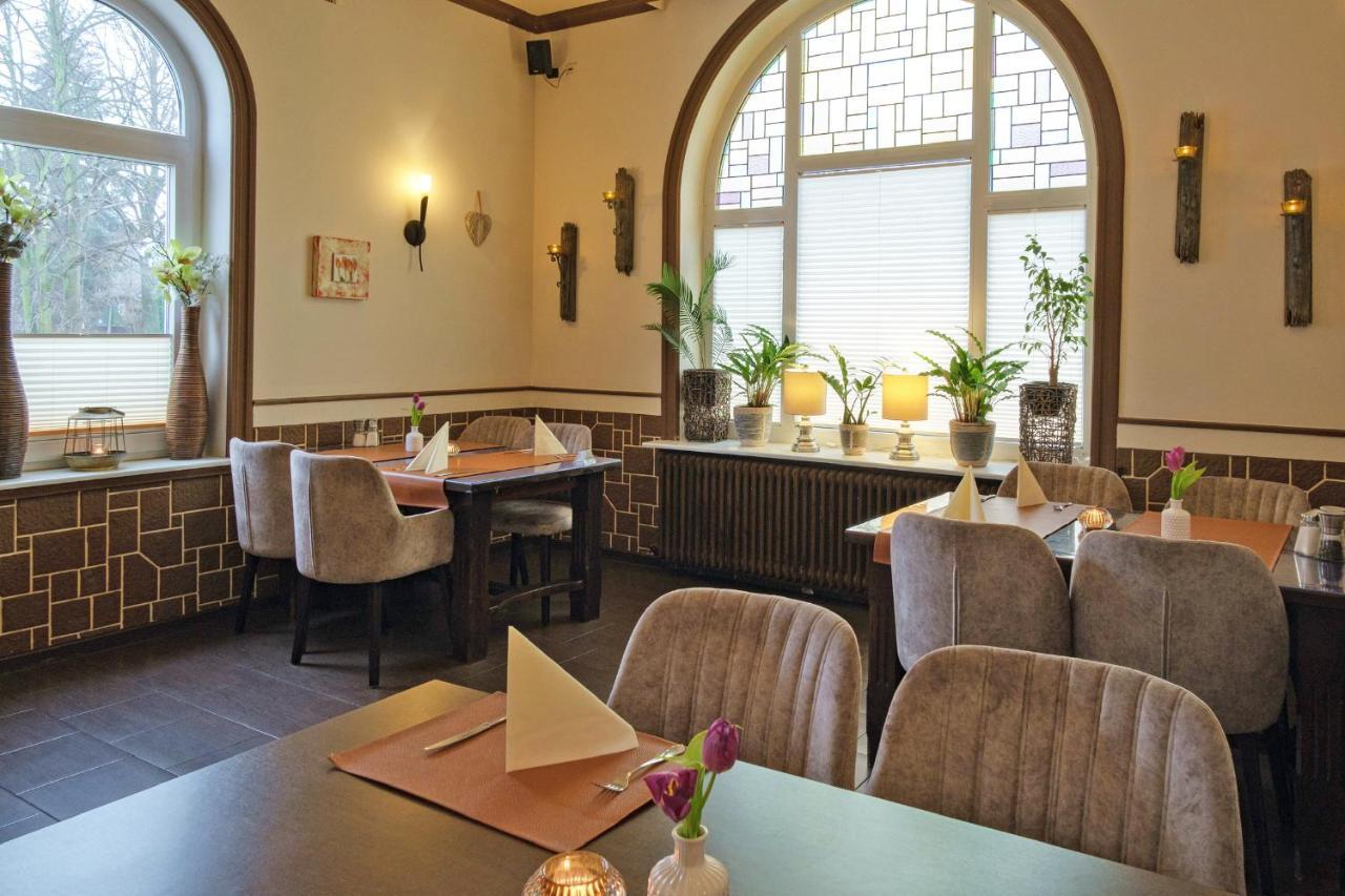 Hotel-Restaurant Holsteiner Hof Geesthacht Exterior foto