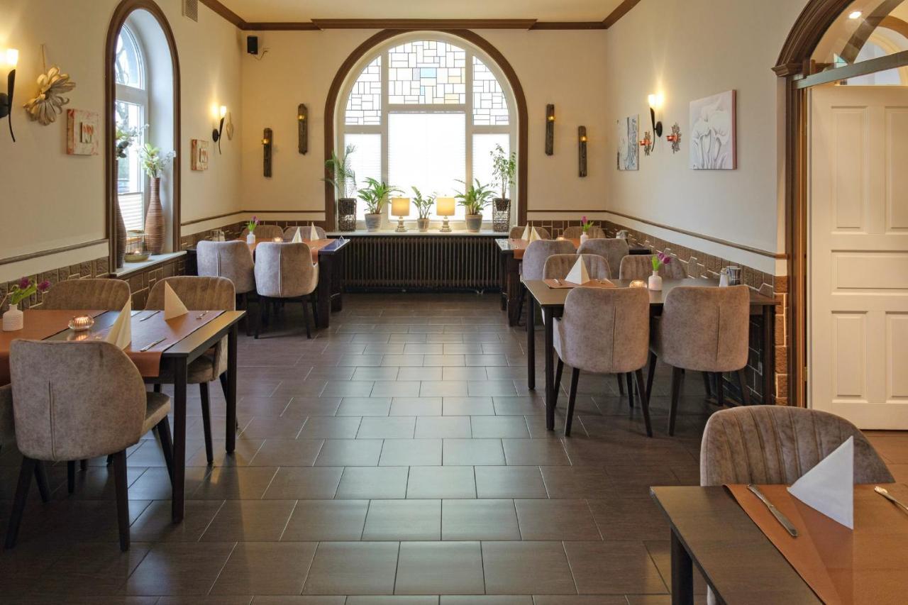 Hotel-Restaurant Holsteiner Hof Geesthacht Exterior foto